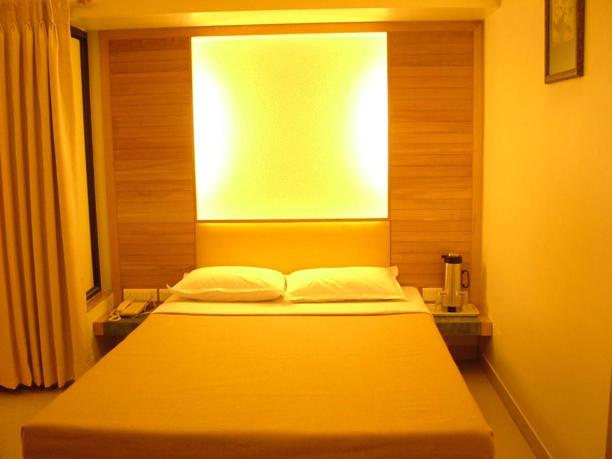 Hotel City Park, Solapur Extérieur photo
