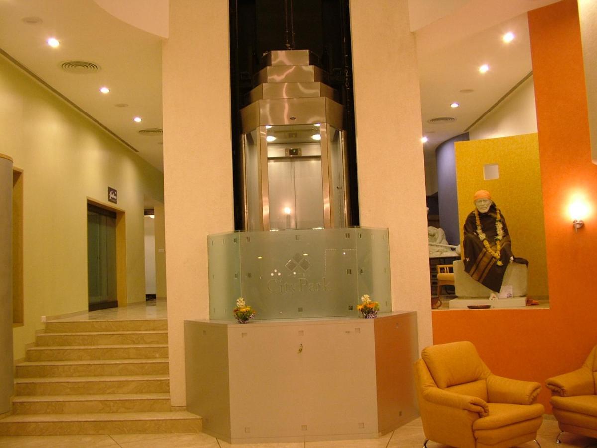 Hotel City Park, Solapur Extérieur photo
