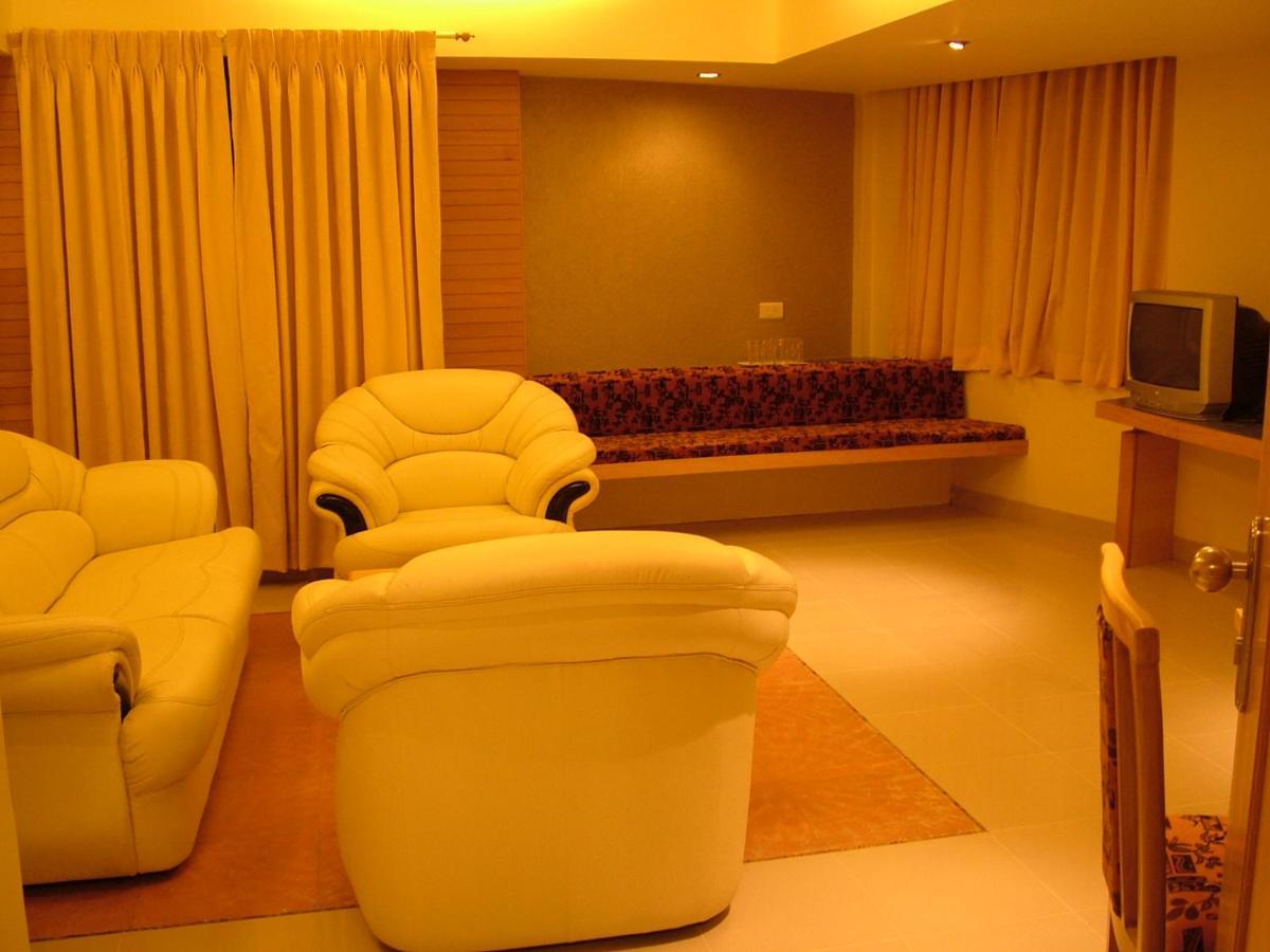 Hotel City Park, Solapur Extérieur photo